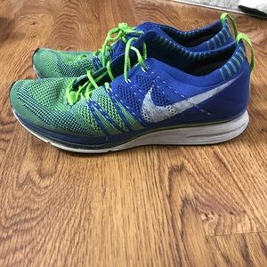 Nike Flyknit trainer volt green/blue size 9 m